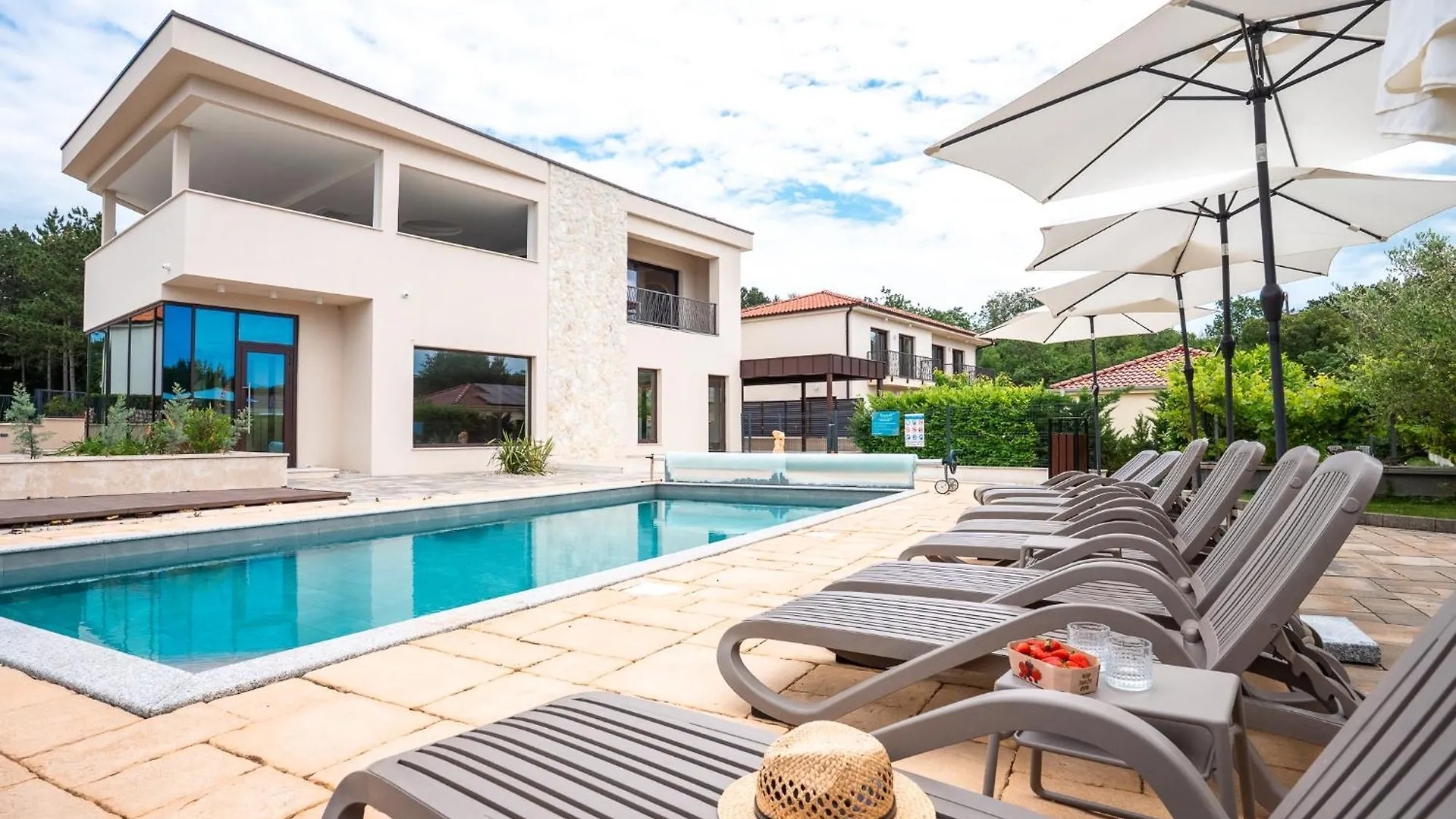 Vsg Resort - Relaxing Apartments, 200M From The Sea, With Pool, Sauna & Jacuzzi Klimno